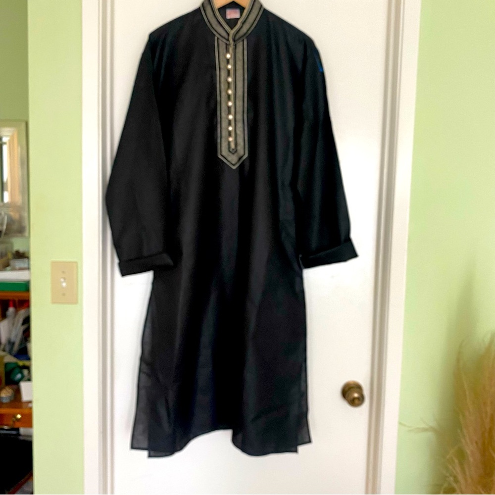 Indian black embroidered men’s kaftan